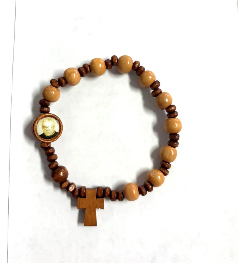 BRACELET EN BOIS DON DOLINDO EN MÉDAILLON AVEC CROIX