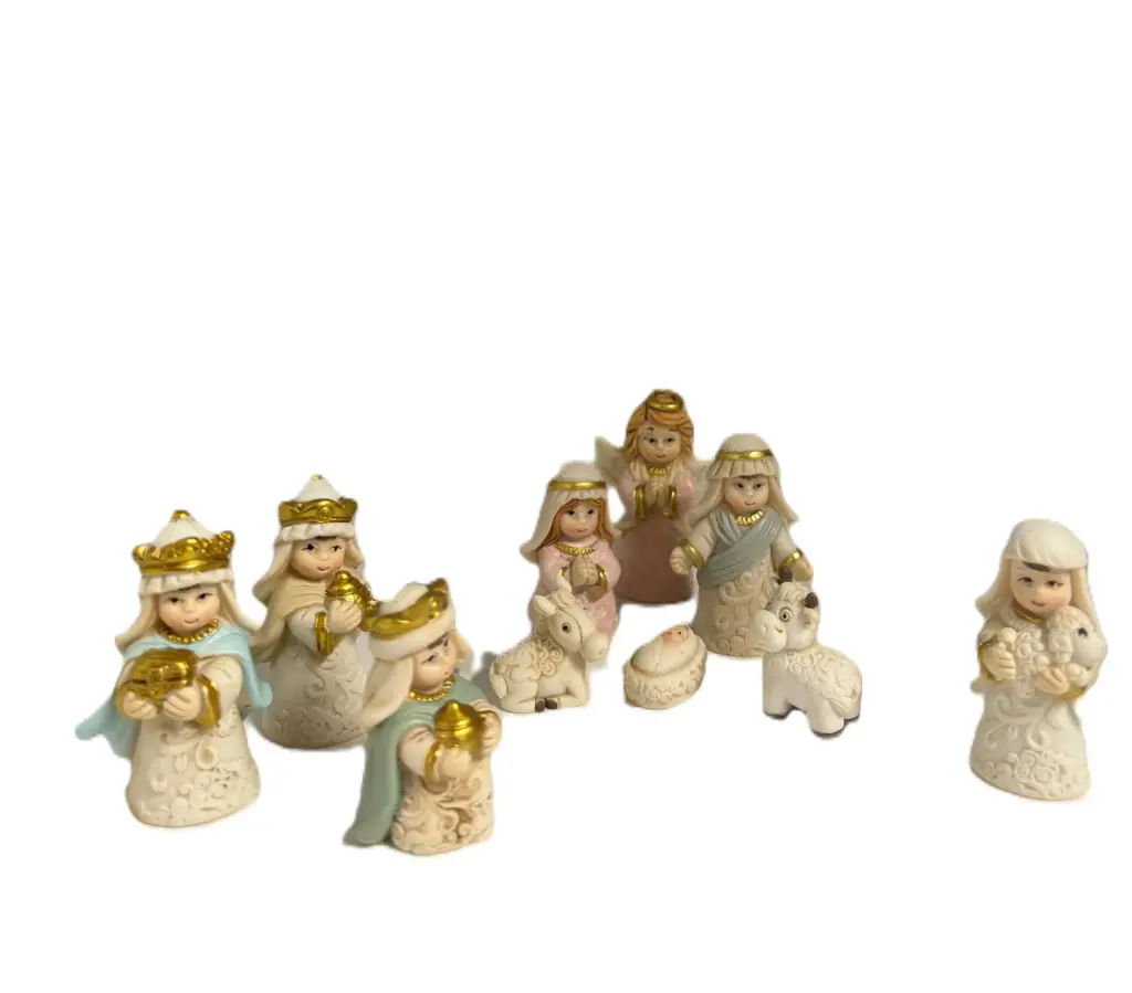 CRÈCHE EN RÉSINE PETITS PERSONNAGES 5CM