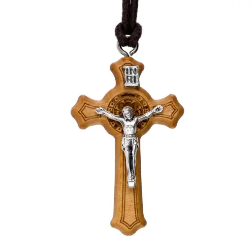 [1000000007701] CROIX DE COU SAINT BENOIT 4CM EN BOIS AVEC CORDON