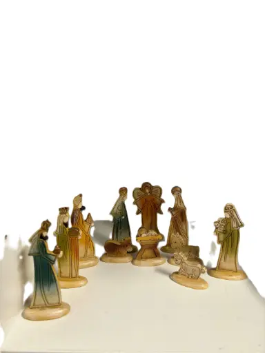 [8022934169518] CRECHE BOIS PERSONNAGES SOCLE 8.5CM